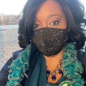 Meet your Posher, Tanzika